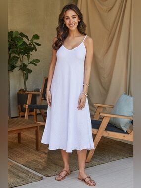 (23.2237-WHT) ITALIAN LINEN MAXI V-NECK DRESS